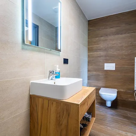 Trhovky Hotel *